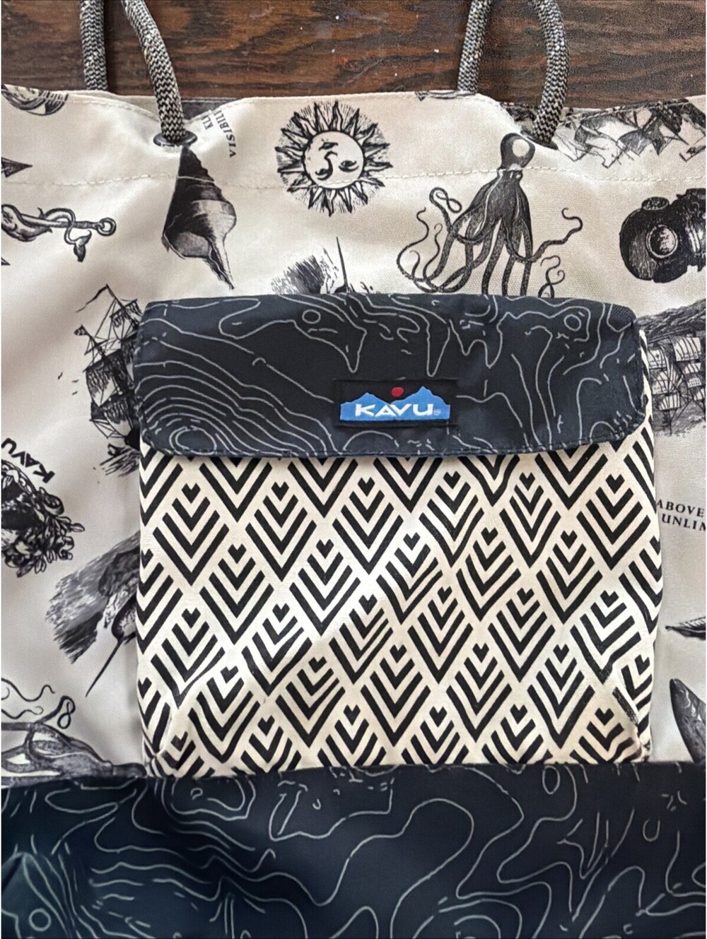 Kavu Rope Market Bag Black & Beige Mixed Print Nautical Ships Octopus Sun - Picture 2 of 11